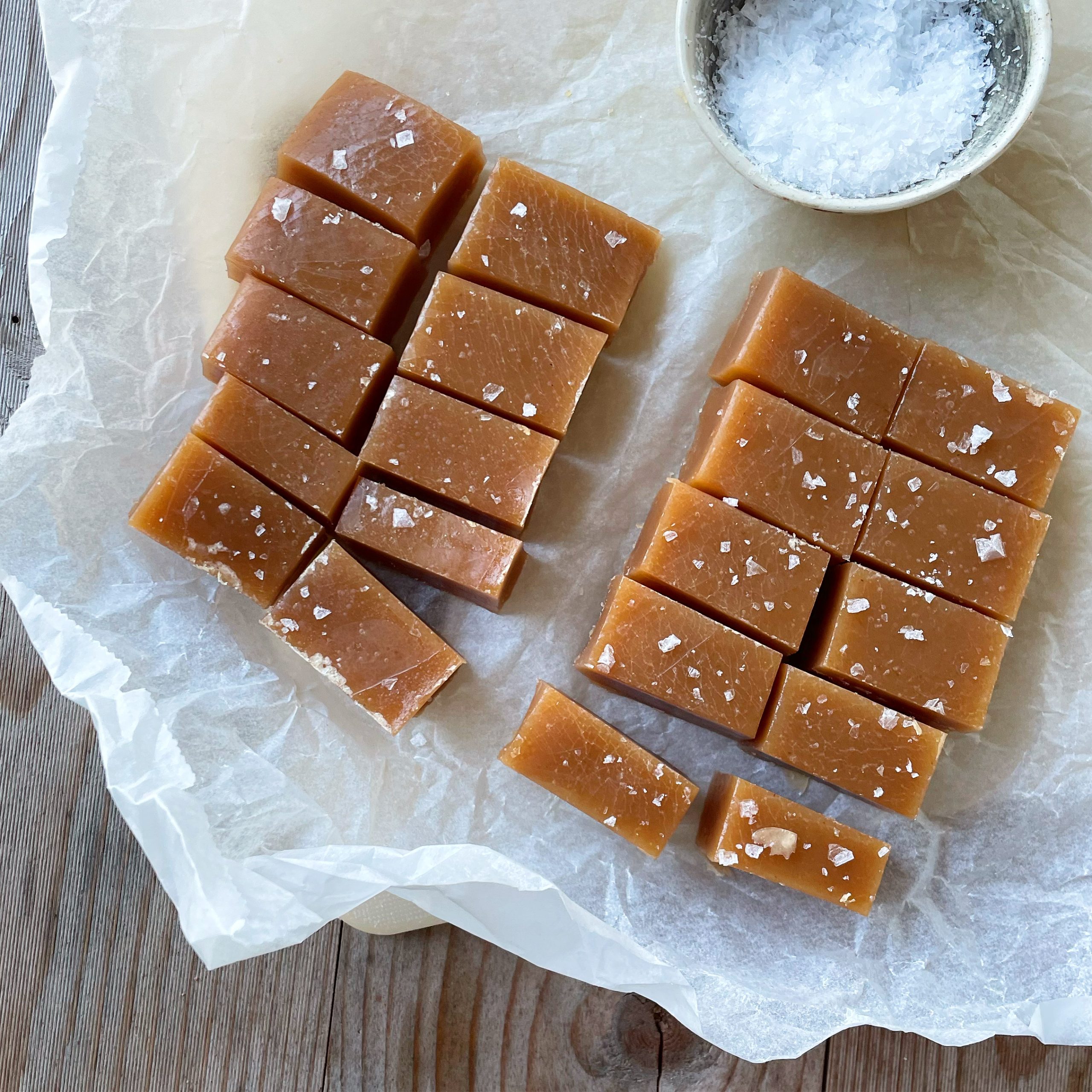 Lönnsirapskola med bourbon